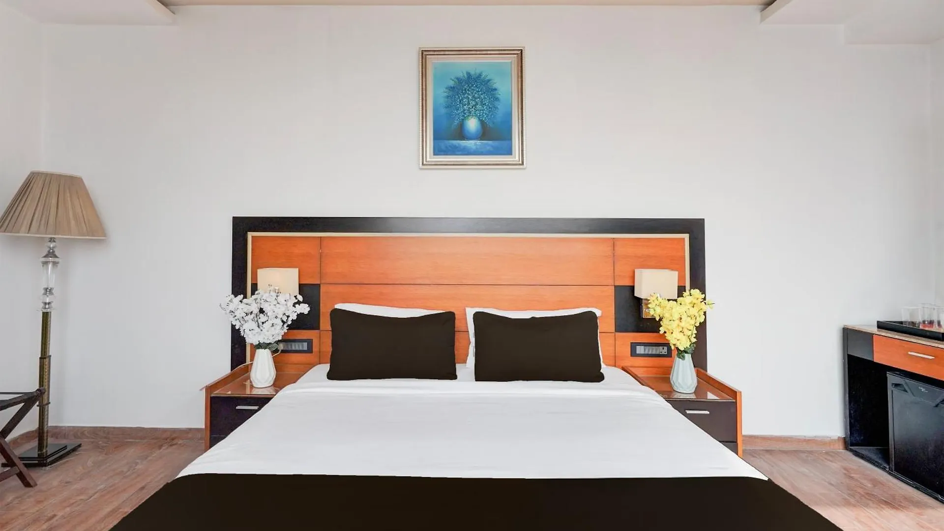 Super Townhouse Oak Agra Near Sultanganj Puliya Formerly Bb Grand India