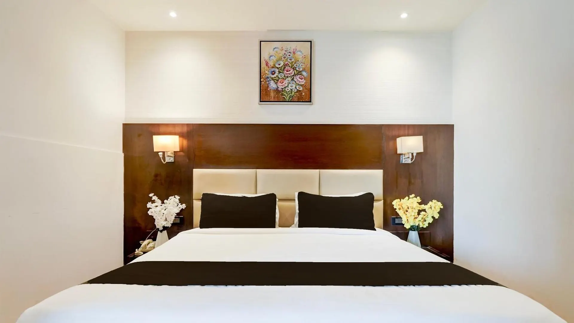 Super Townhouse Oak Agra Near Sultanganj Puliya Formerly Bb Grand