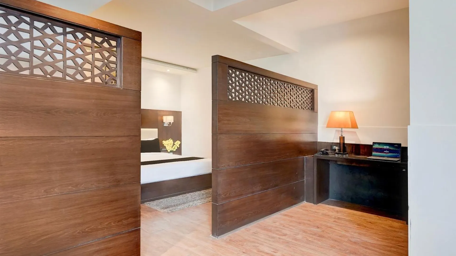 Hotel Super Townhouse Oak Agra Near Sultanganj Puliya Formerly Bb Grand